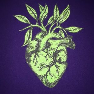 Vegan green heart t-shirt men’s medium